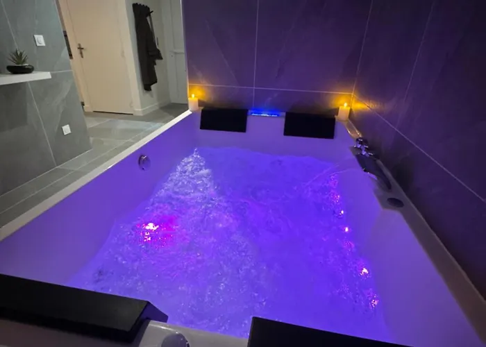아파트 L Odyssee Des Sens - Jacuzzi Privatif 에쉬롤르